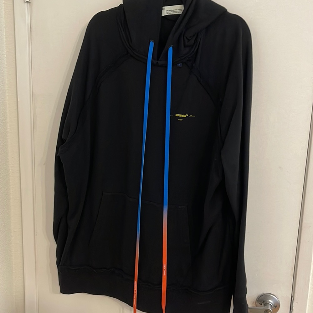 MENS OFF WHITE SWEATER